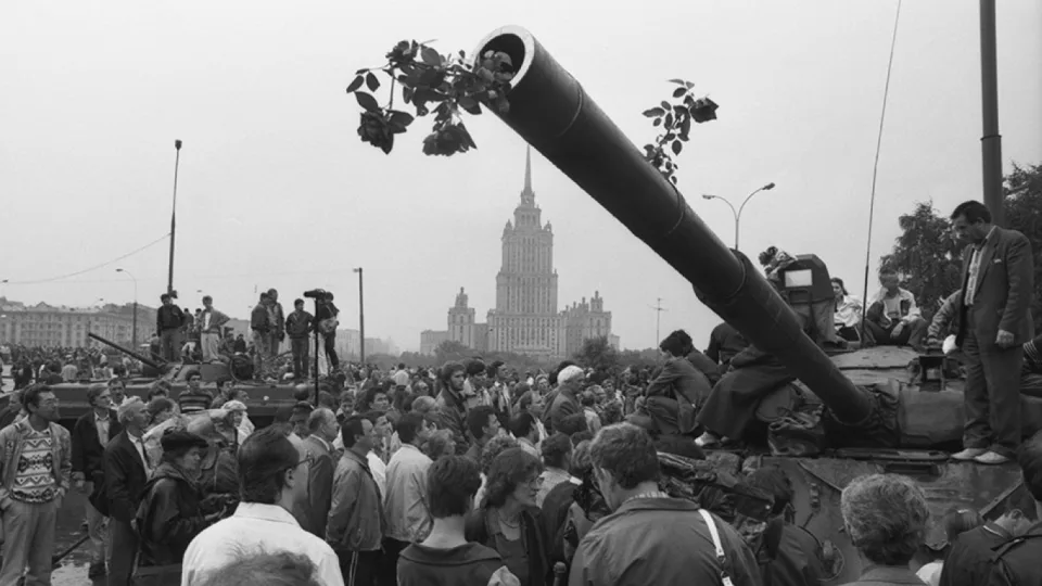 Η τελευταία δεκαετία μιας αυτοκρατορίας: 1986–1996